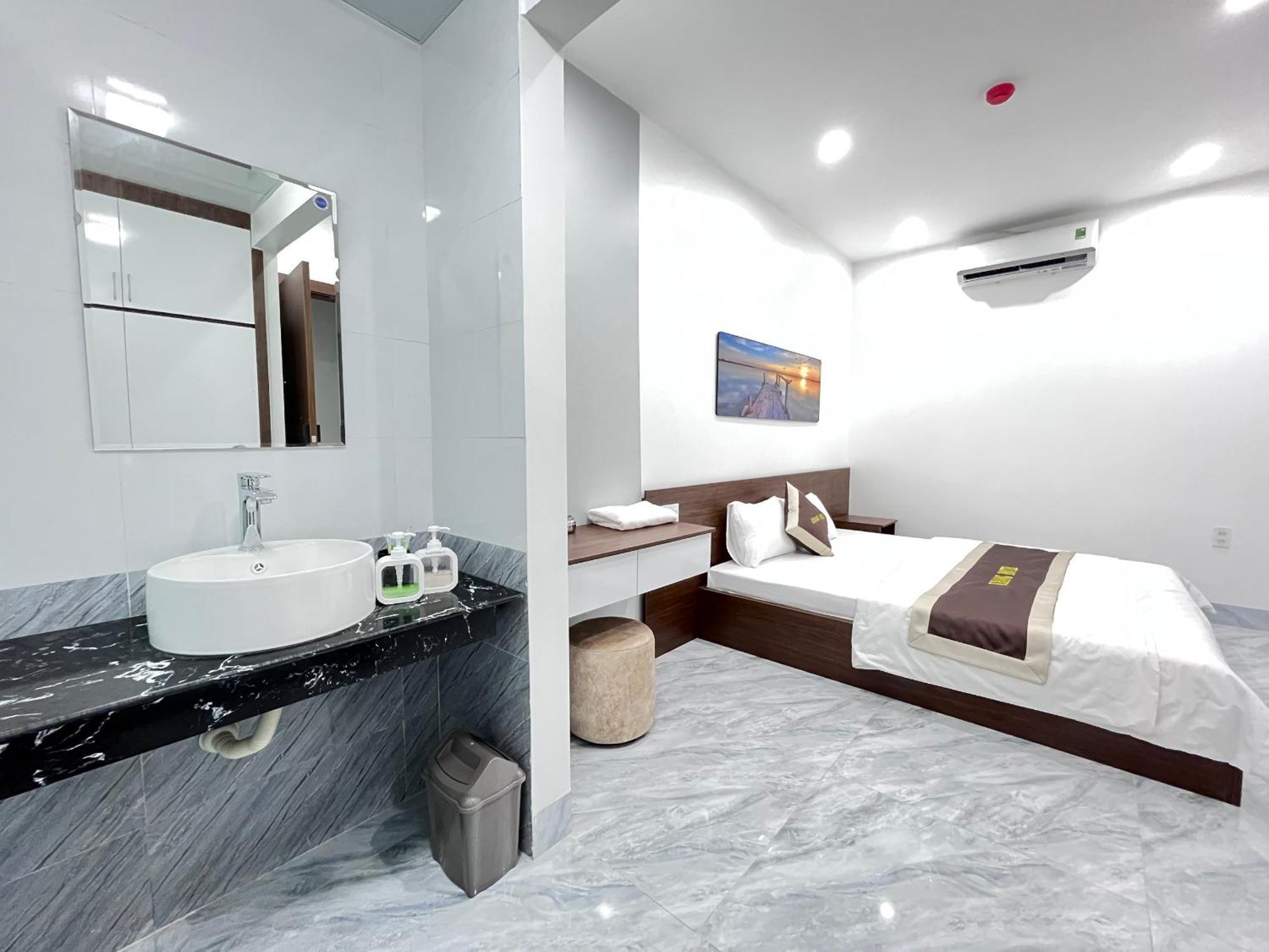 Khang Hotel Phủ Từ Sơn Rum bild